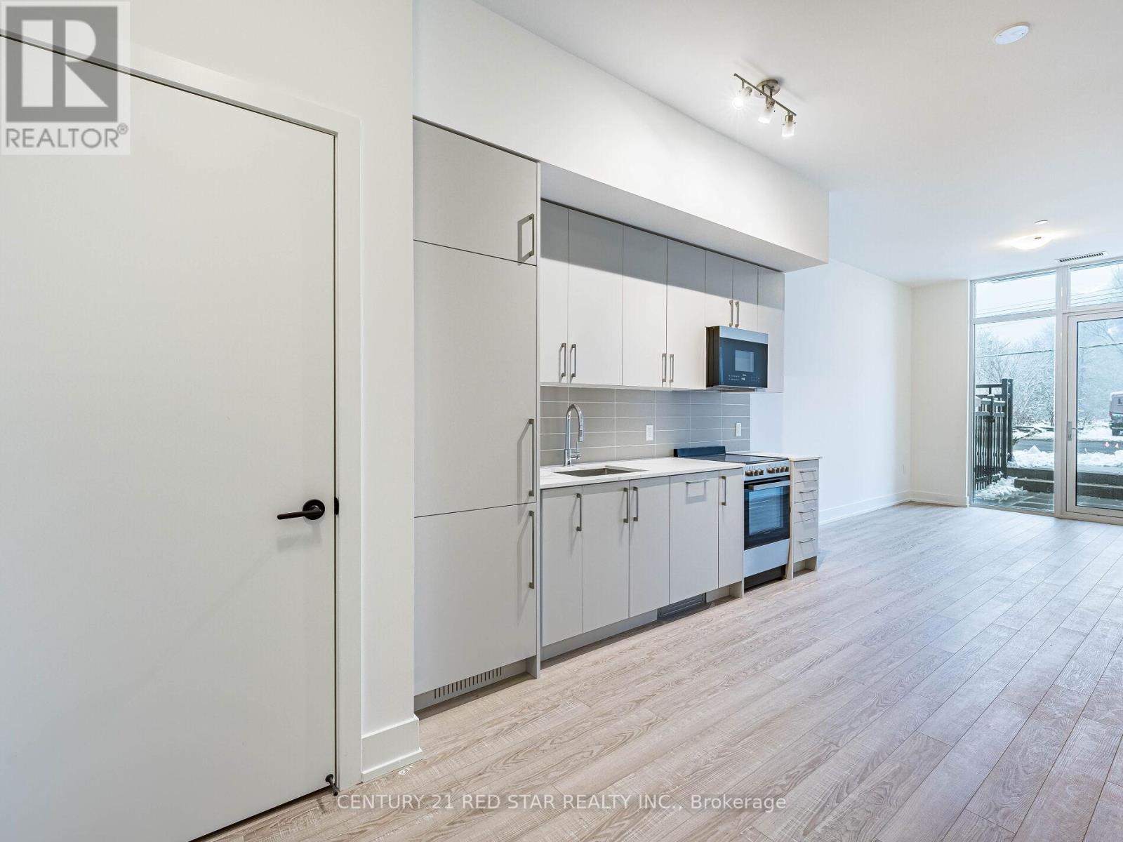 119 - 2075 King Road, King, ON - Indoor Photo Showing Kitchen