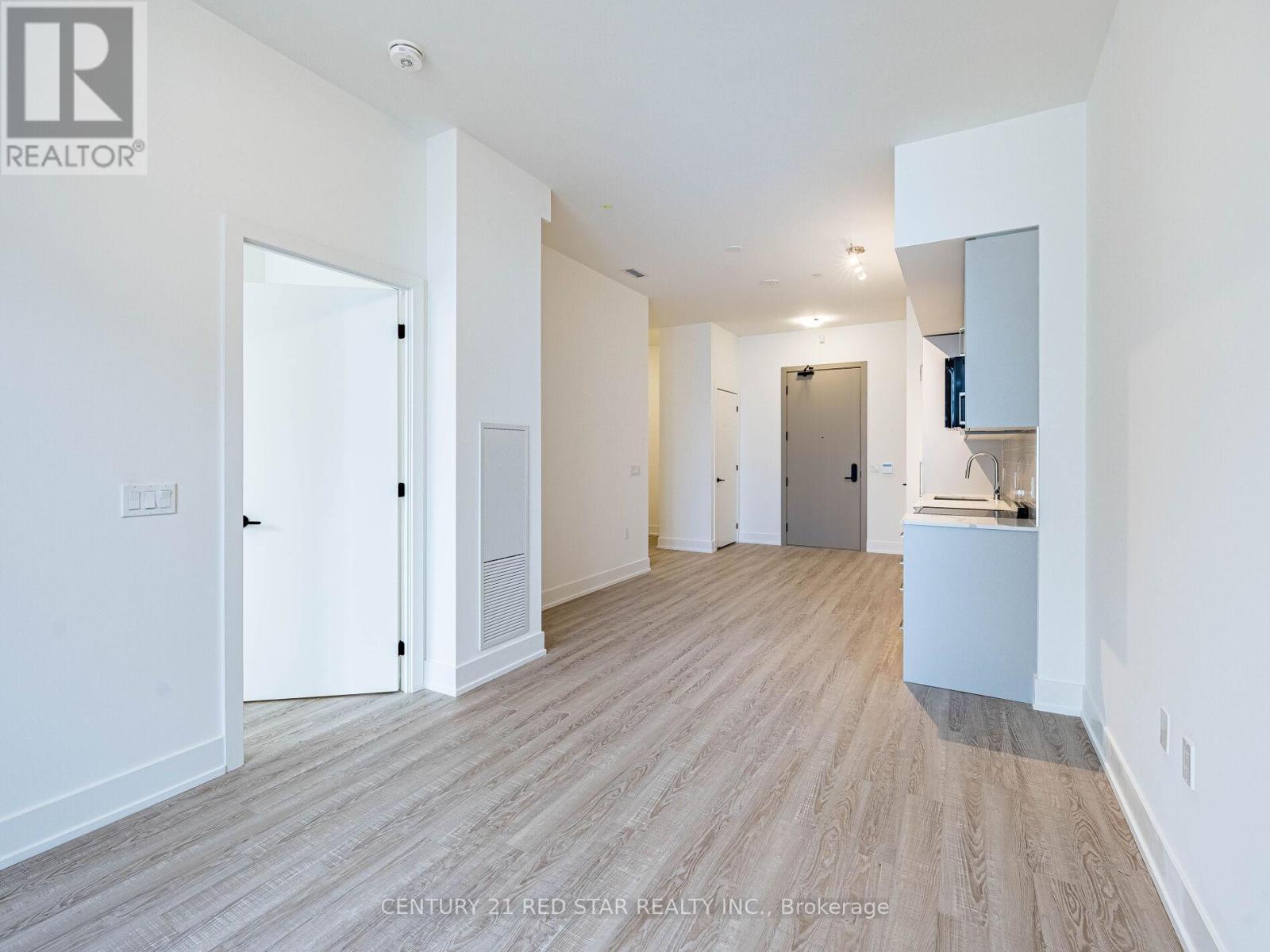 119 - 2075 King Road, King, ON - Indoor Photo Showing Other Room