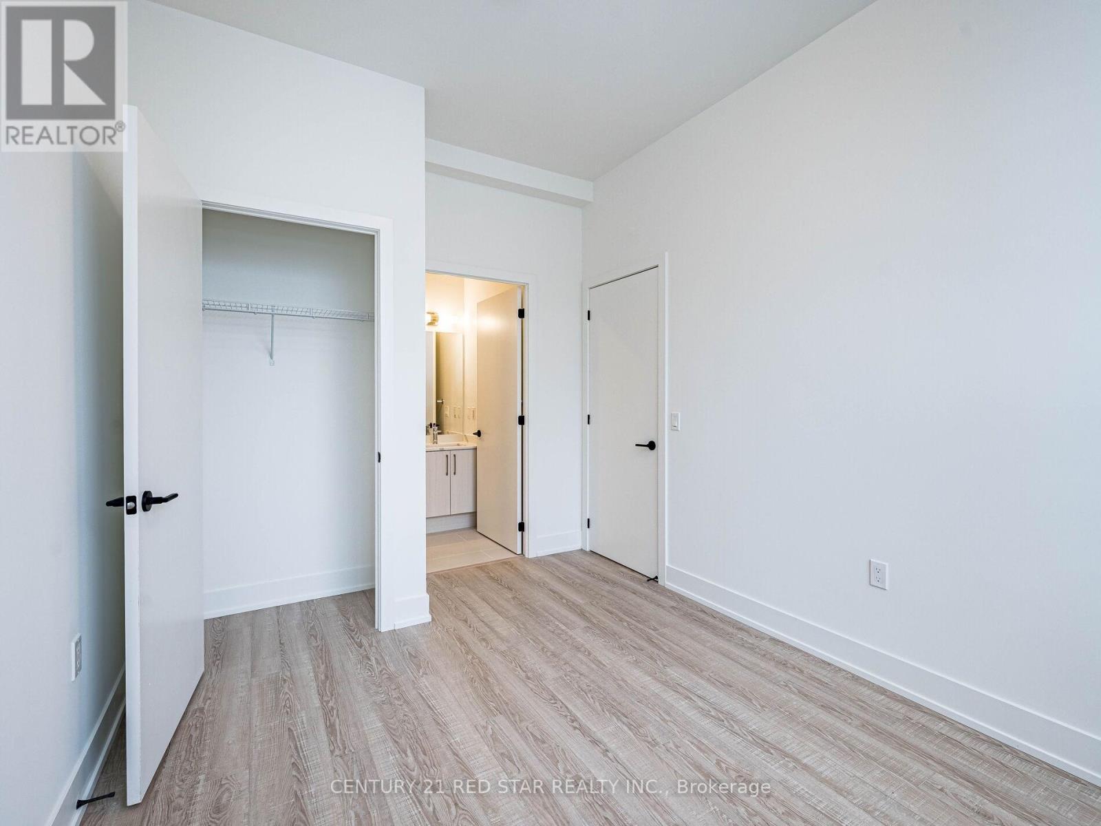 119 - 2075 King Road, King, ON - Indoor Photo Showing Other Room