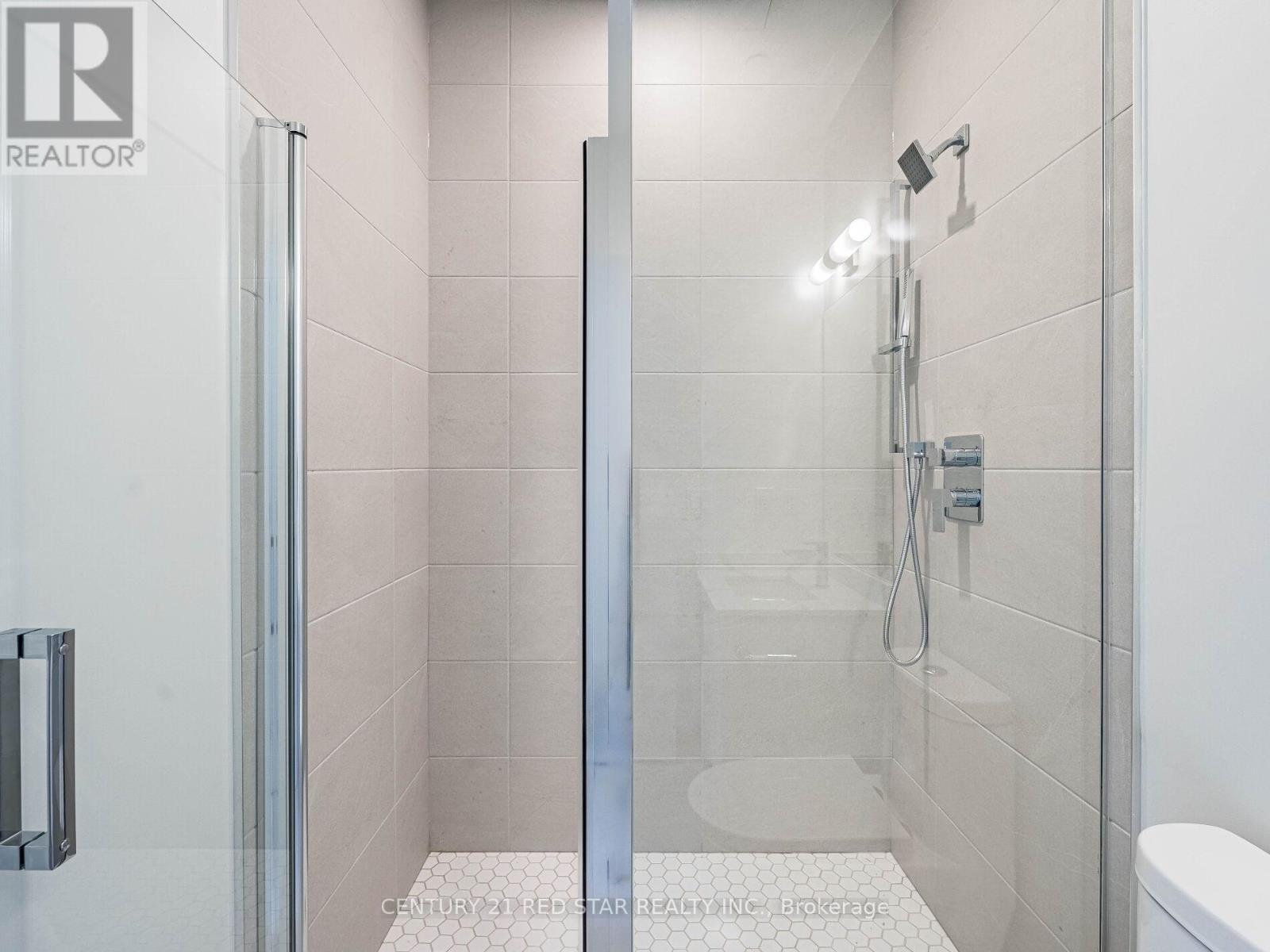 119 - 2075 King Road, King, ON - Indoor Photo Showing Bathroom