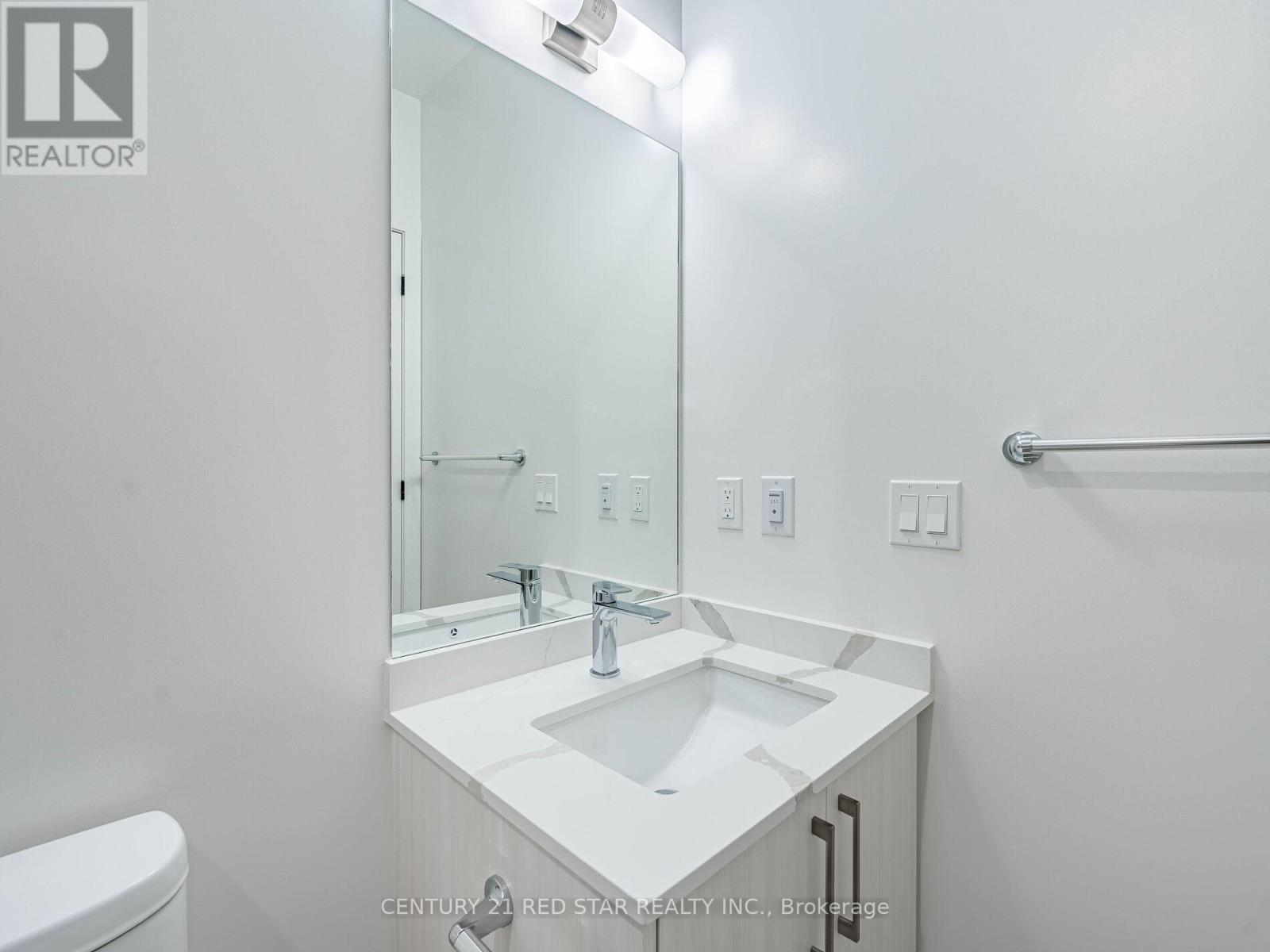 119 - 2075 King Road, King, ON - Indoor Photo Showing Bathroom