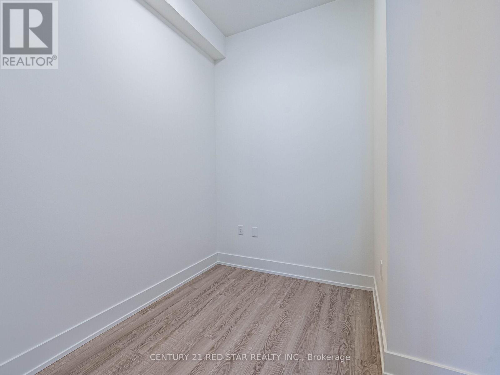 119 - 2075 King Road, King, ON - Indoor Photo Showing Other Room