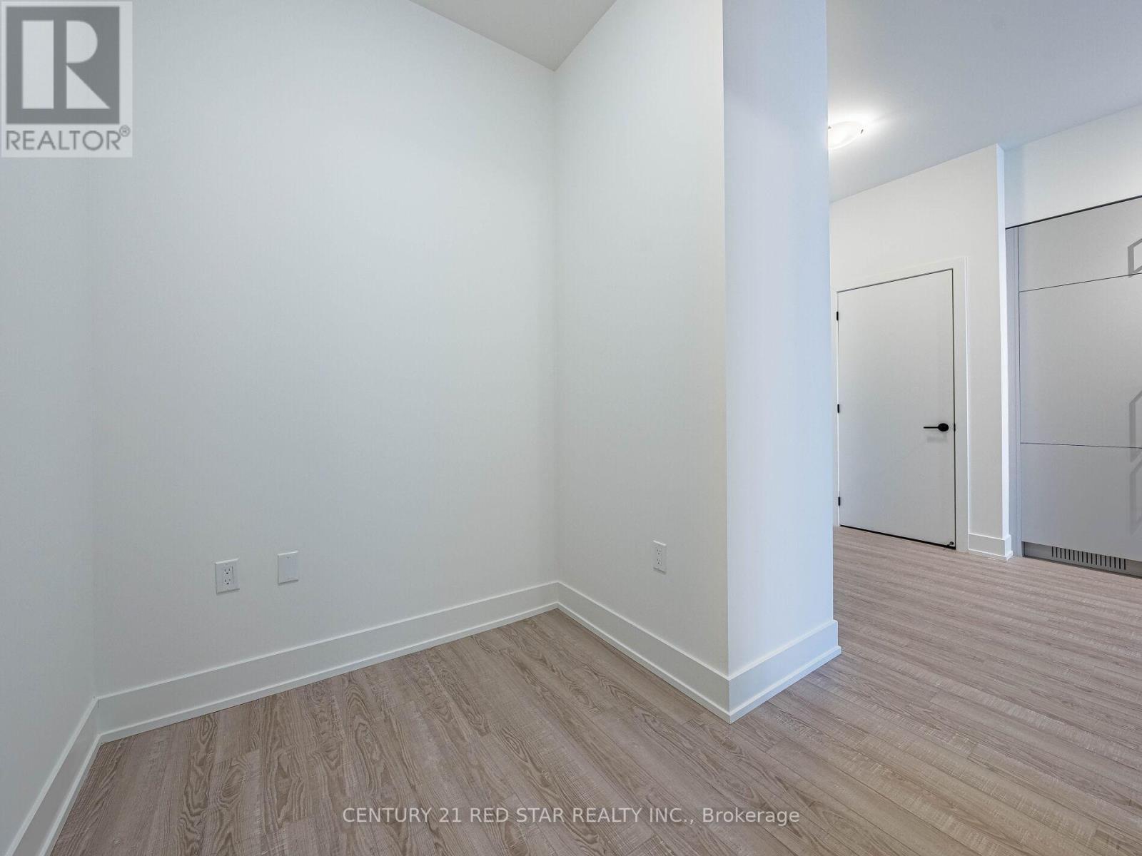 119 - 2075 King Road, King, ON - Indoor Photo Showing Other Room