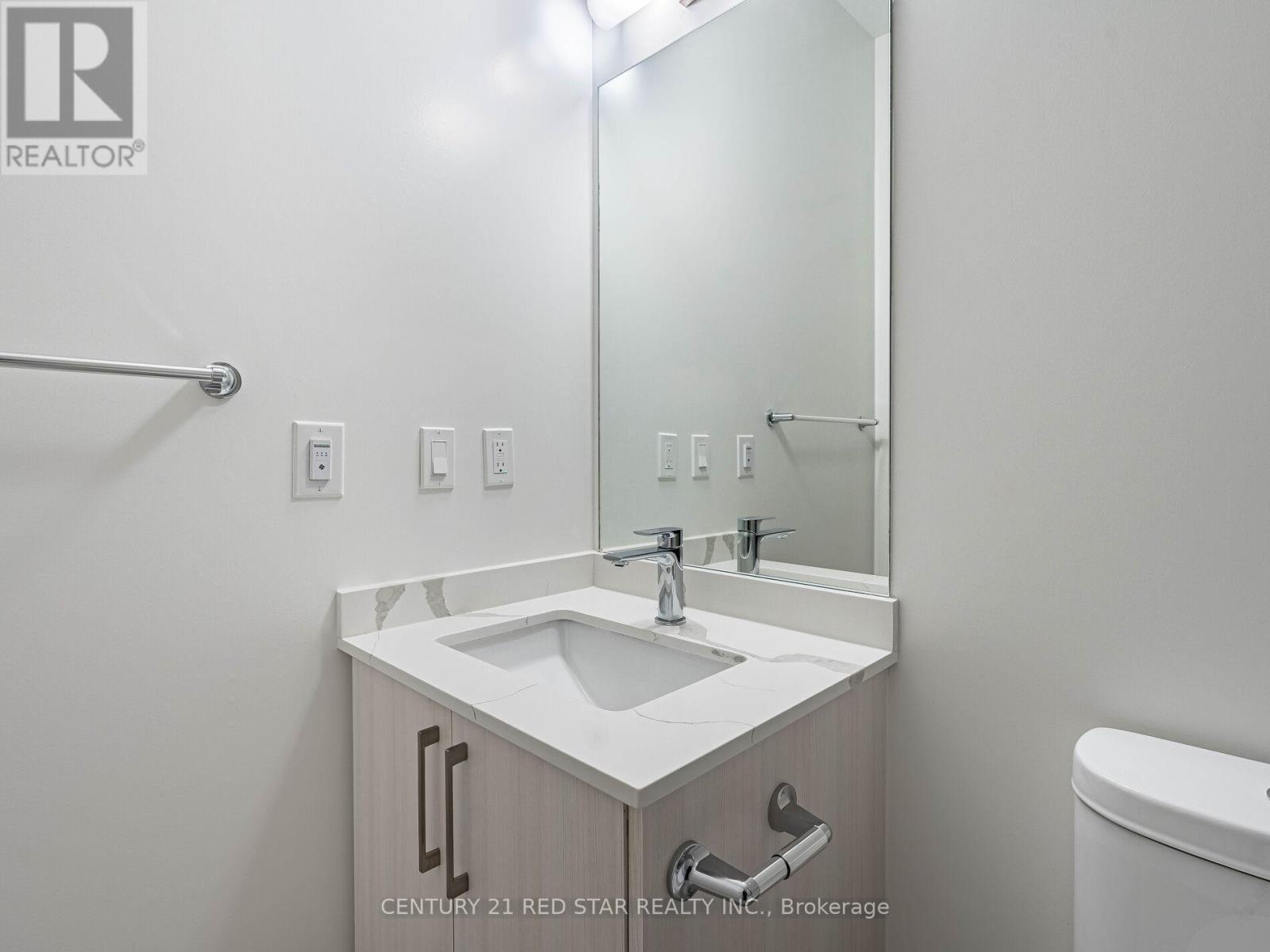 119 - 2075 King Road, King, ON - Indoor Photo Showing Bathroom