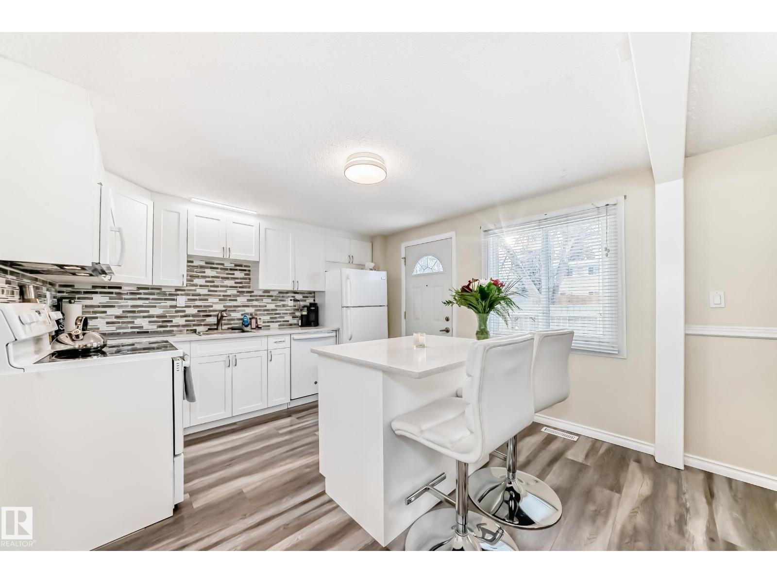 66 Ridgewood, St. Albert, AB - Indoor