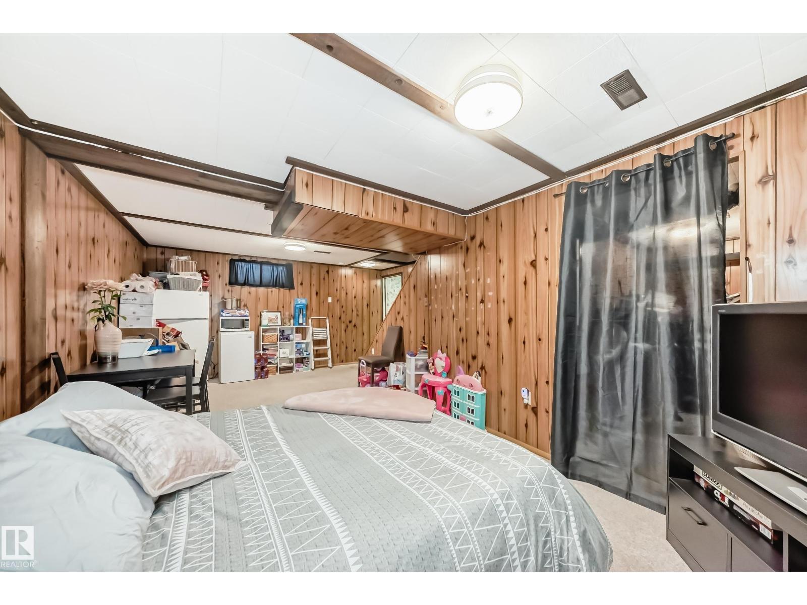 66 Ridgewood, St. Albert, AB - Indoor