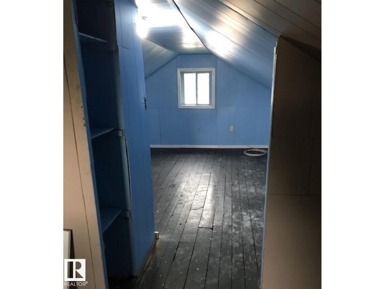 5231 46 St, Camrose, AB - Indoor Photo Showing Other Room