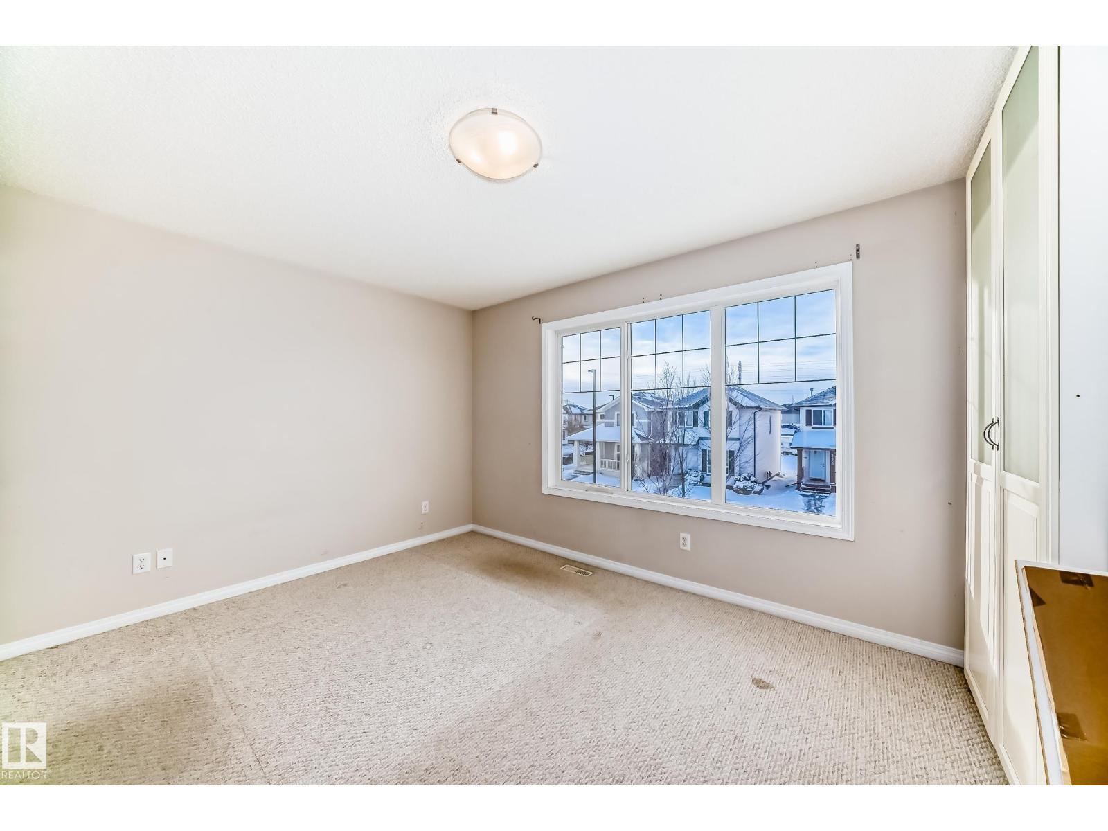 2805 25 St Nw, Edmonton, AB - Indoor Photo Showing Other Room