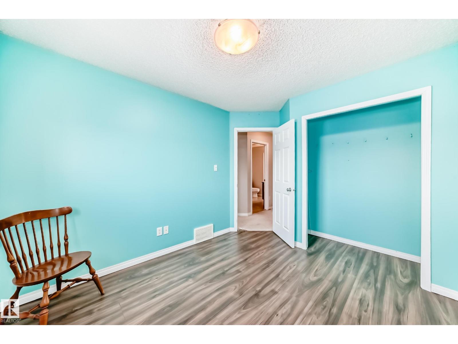2805 25 St Nw, Edmonton, AB - Indoor Photo Showing Other Room