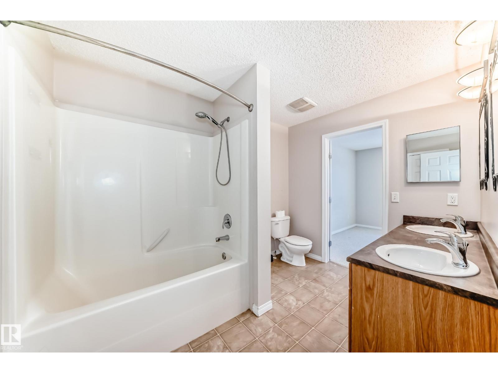 2805 25 St Nw, Edmonton, AB - Indoor Photo Showing Bathroom