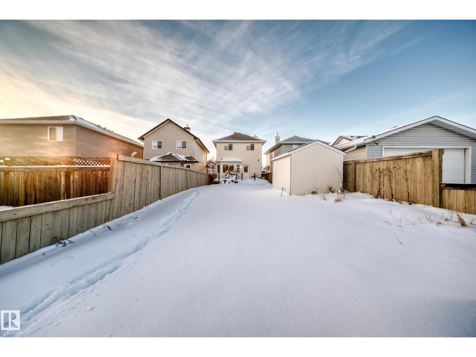 2805 25 St Nw, Edmonton, AB - Outdoor