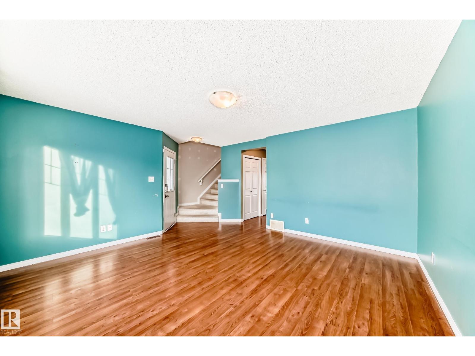 2805 25 St Nw, Edmonton, AB - Indoor Photo Showing Other Room