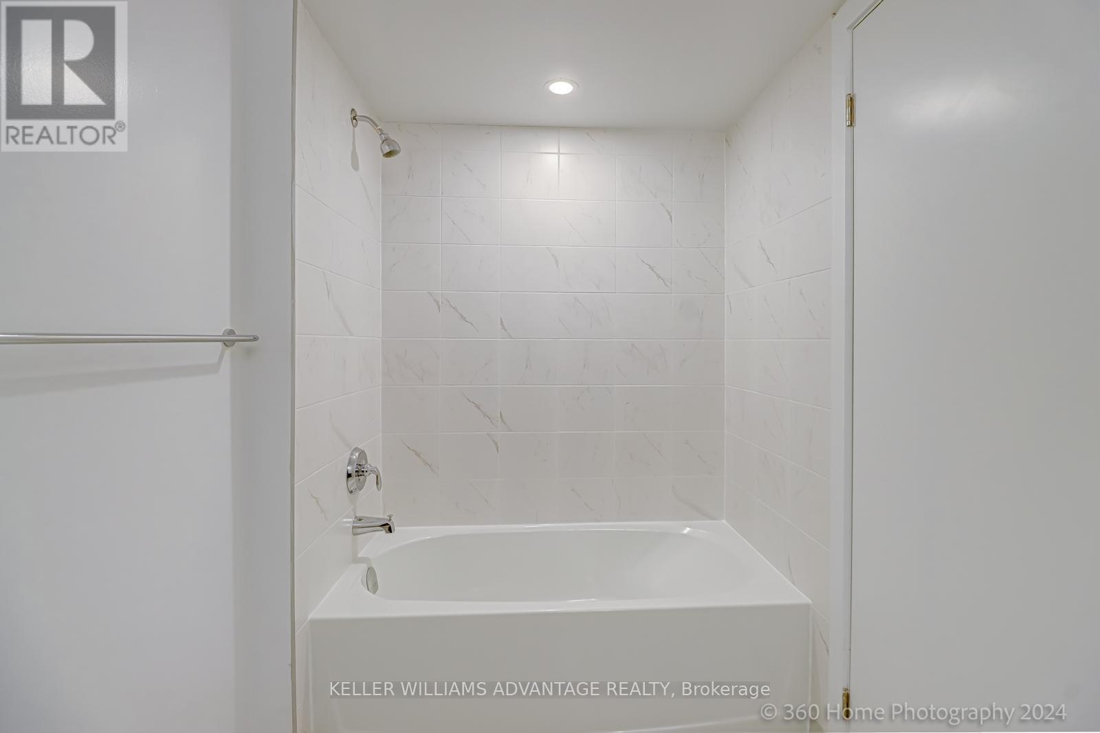 1311 - 1455 Celebration Drive, Pickering, ON - Indoor Photo Showing Bathroom