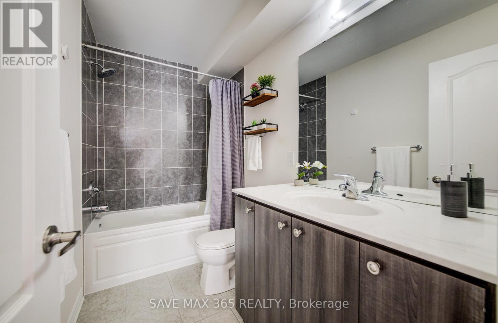 1223 Owls Head Road, Mississauga, ON - Indoor Photo Showing Bathroom