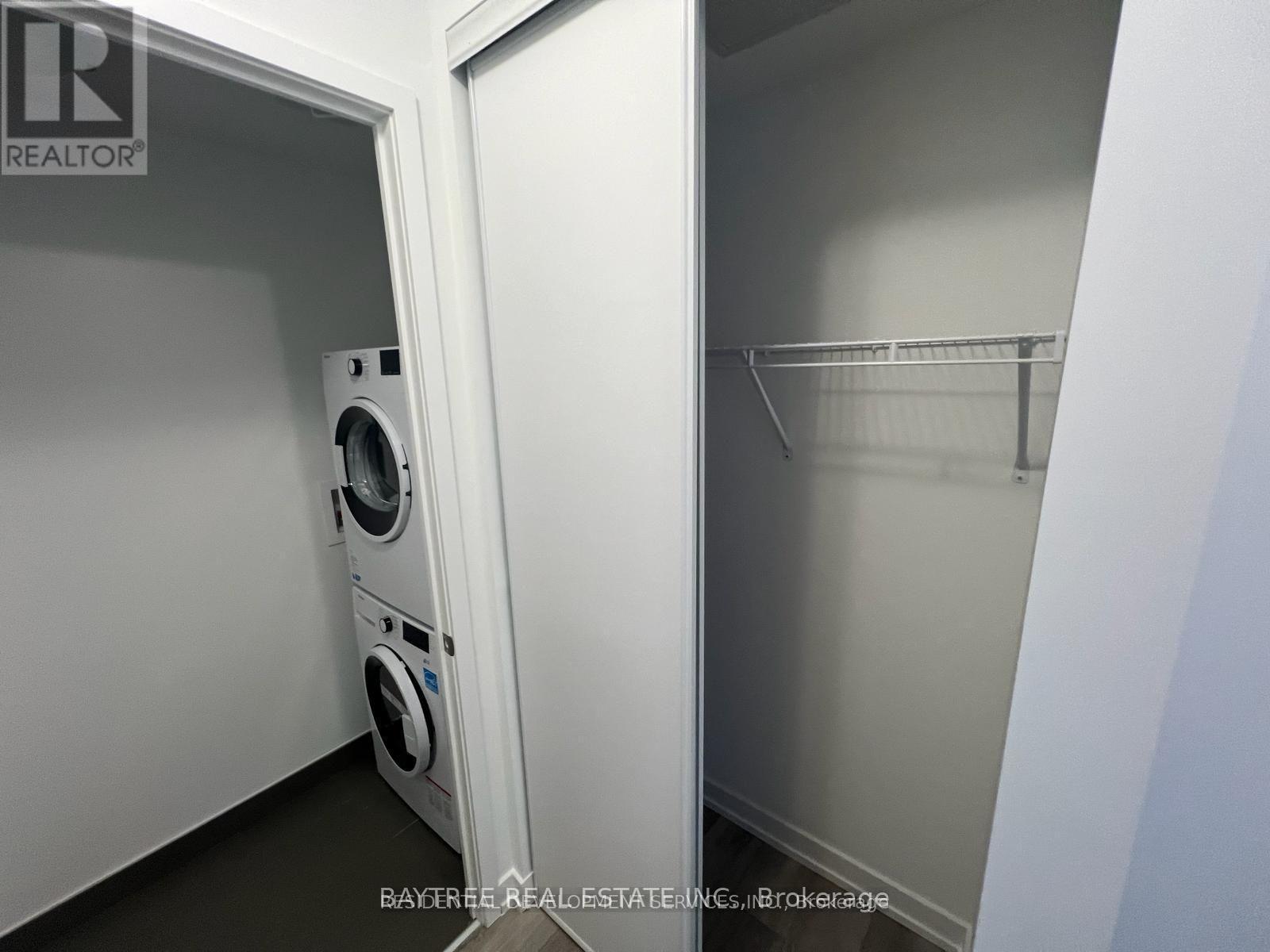 1108 - 3100 Keele Street, Toronto, ON - Indoor Photo Showing Laundry Room