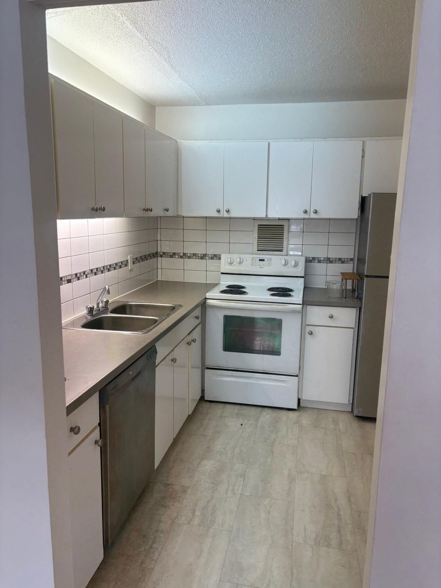 Cuisine - 101-200 Rue Corot, Montréal (Verdun/Île-Des-Soeurs), QC - Indoor Photo Showing Kitchen With Double Sink