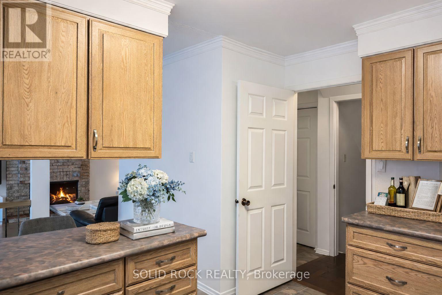 1 Bennett Street, Ottawa, ON - Indoor