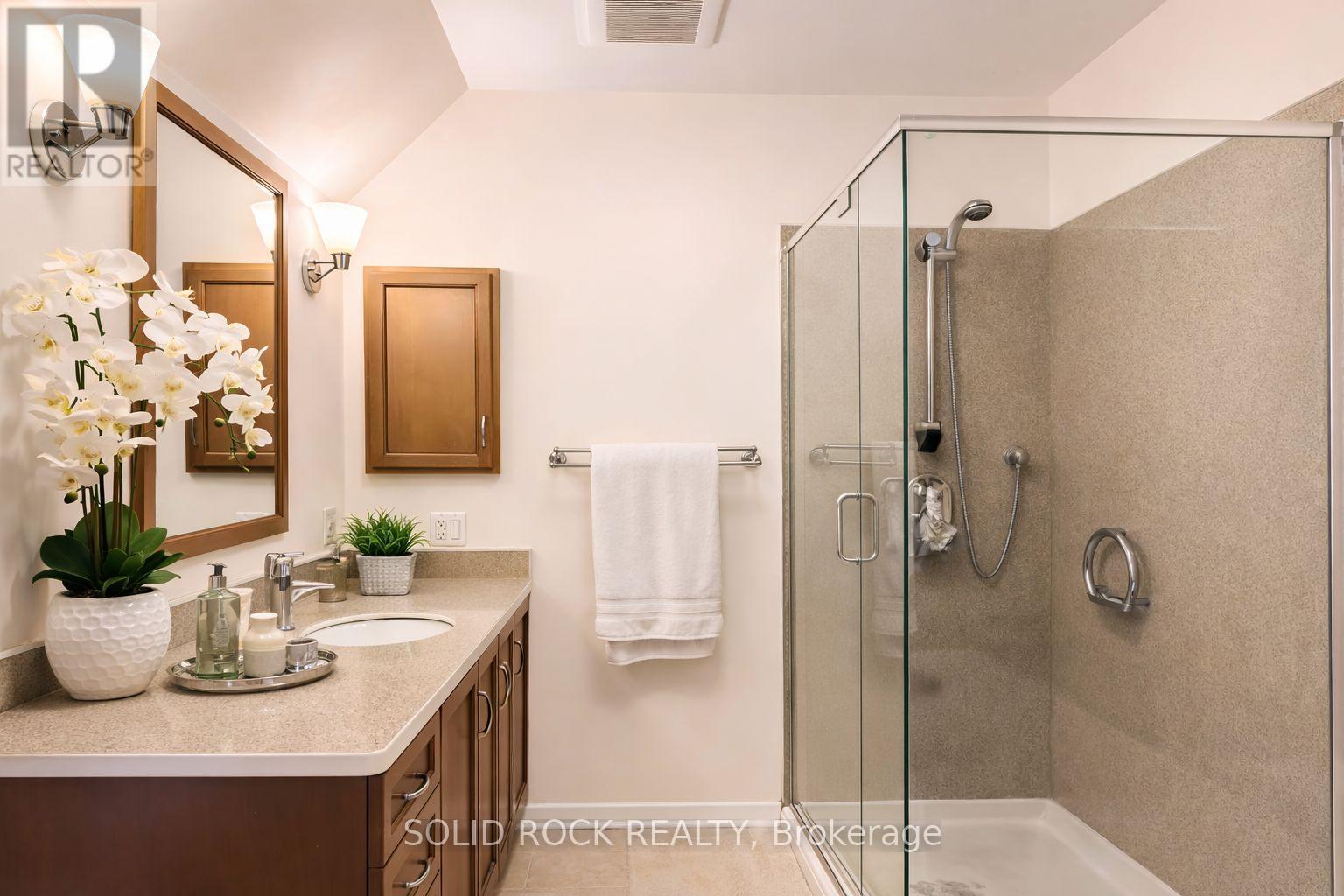 1 Bennett Street, Ottawa, ON - Indoor Photo Showing Bathroom