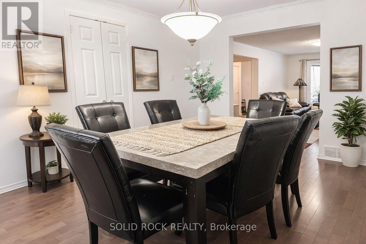 1 Bennett Street, Ottawa, ON - Indoor Photo Showing Dining Room