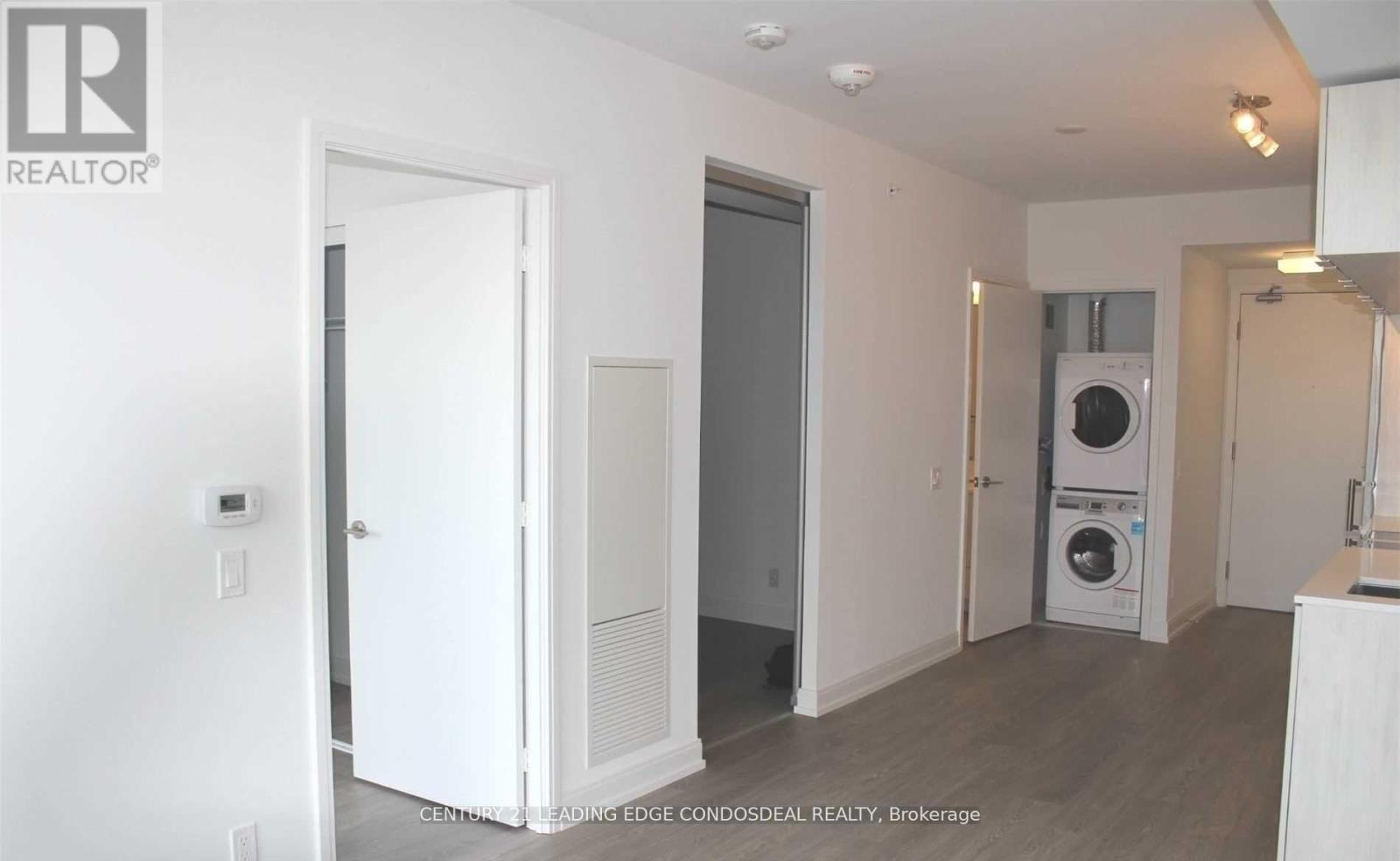 2012 - 181 Dundas Street E, Toronto, ON - Indoor Photo Showing Laundry Room