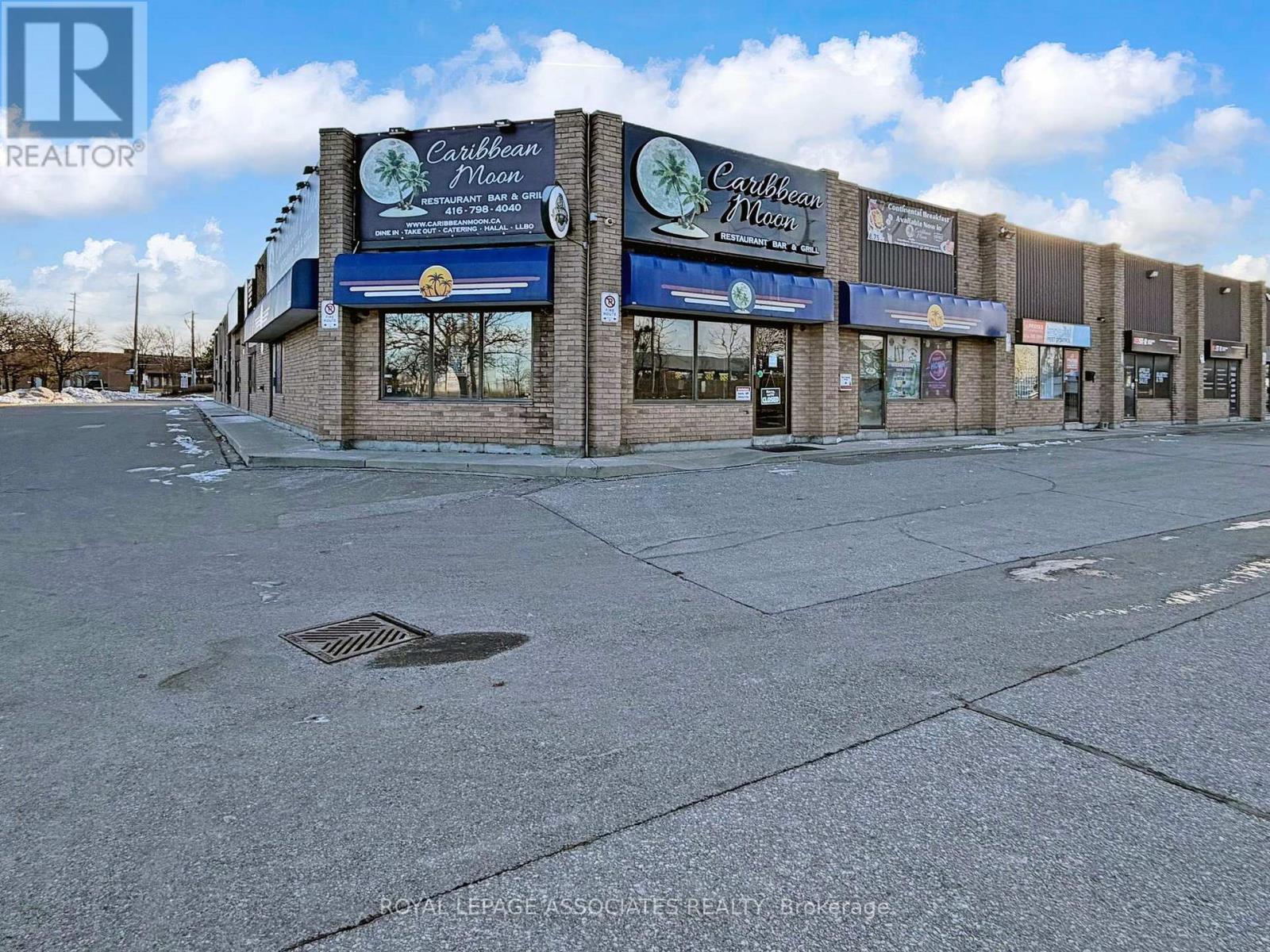 13,14,15 - 2 Steinway Boulevard, Toronto, ON