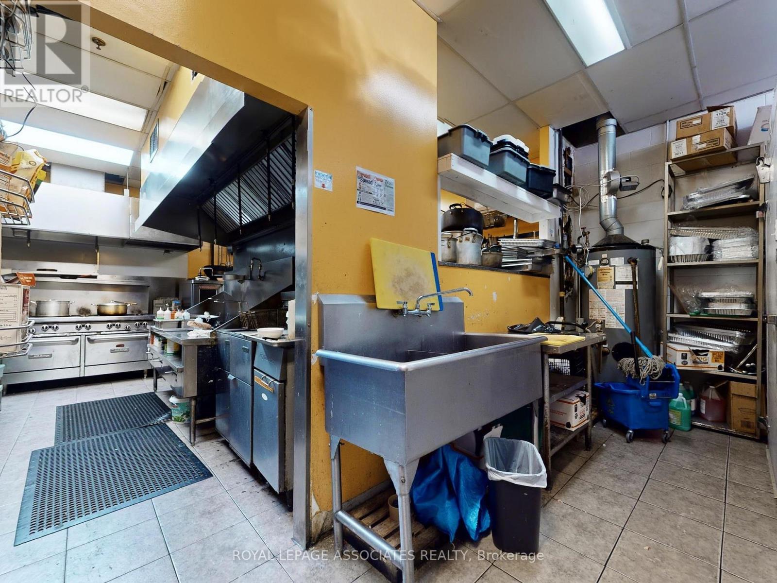 13,14,15 - 2 Steinway Boulevard, Toronto, ON