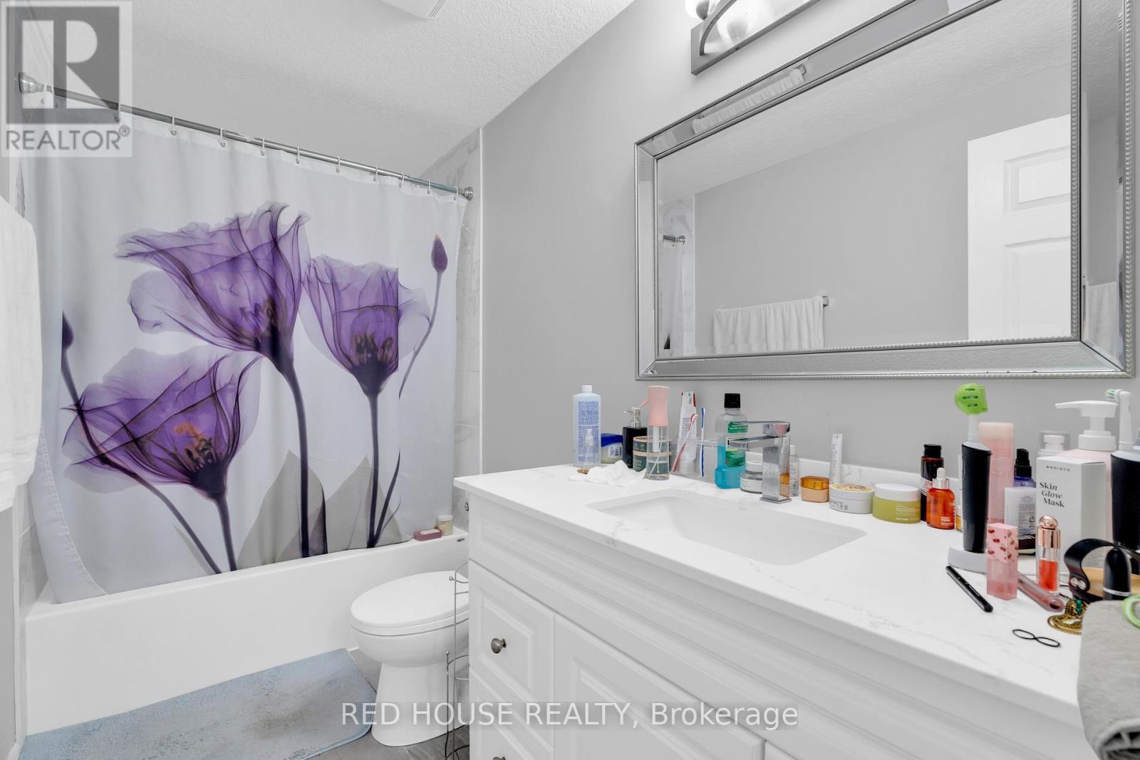 E30 - 110 Activa Avenue, Kitchener, ON - Indoor Photo Showing Bathroom