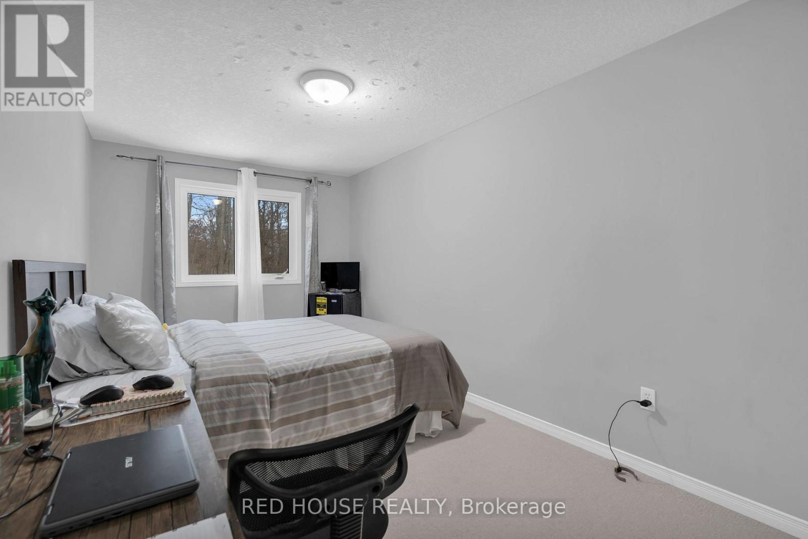 E30 - 110 Activa Avenue, Kitchener, ON - Indoor Photo Showing Bedroom