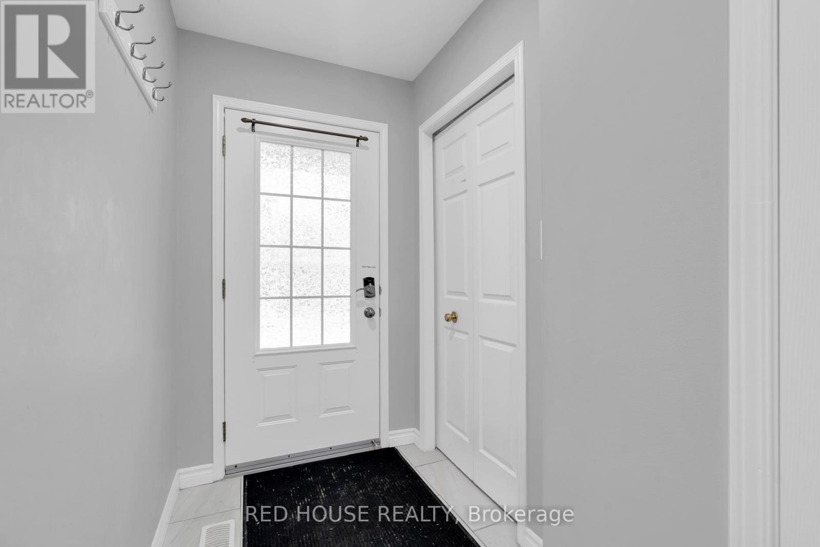 E30 - 110 Activa Avenue, Kitchener, ON - Indoor Photo Showing Other Room