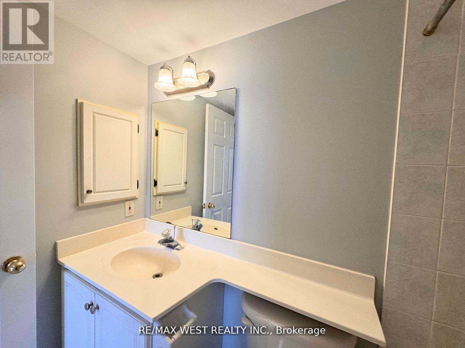 Ph7 - 1700 Eglinton Avenue E, Toronto, ON - Indoor Photo Showing Bathroom