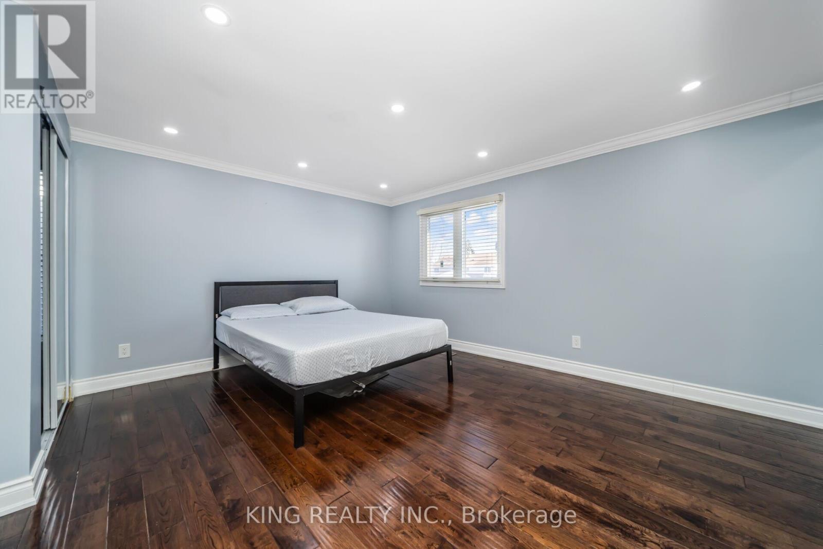 3 Nottawasaga Crescent, Brampton, ON - Indoor Photo Showing Bedroom
