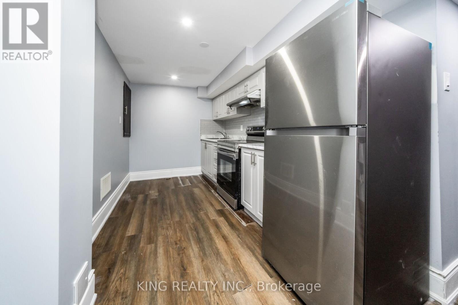 3 Nottawasaga Crescent, Brampton, ON - Indoor Photo Showing Kitchen