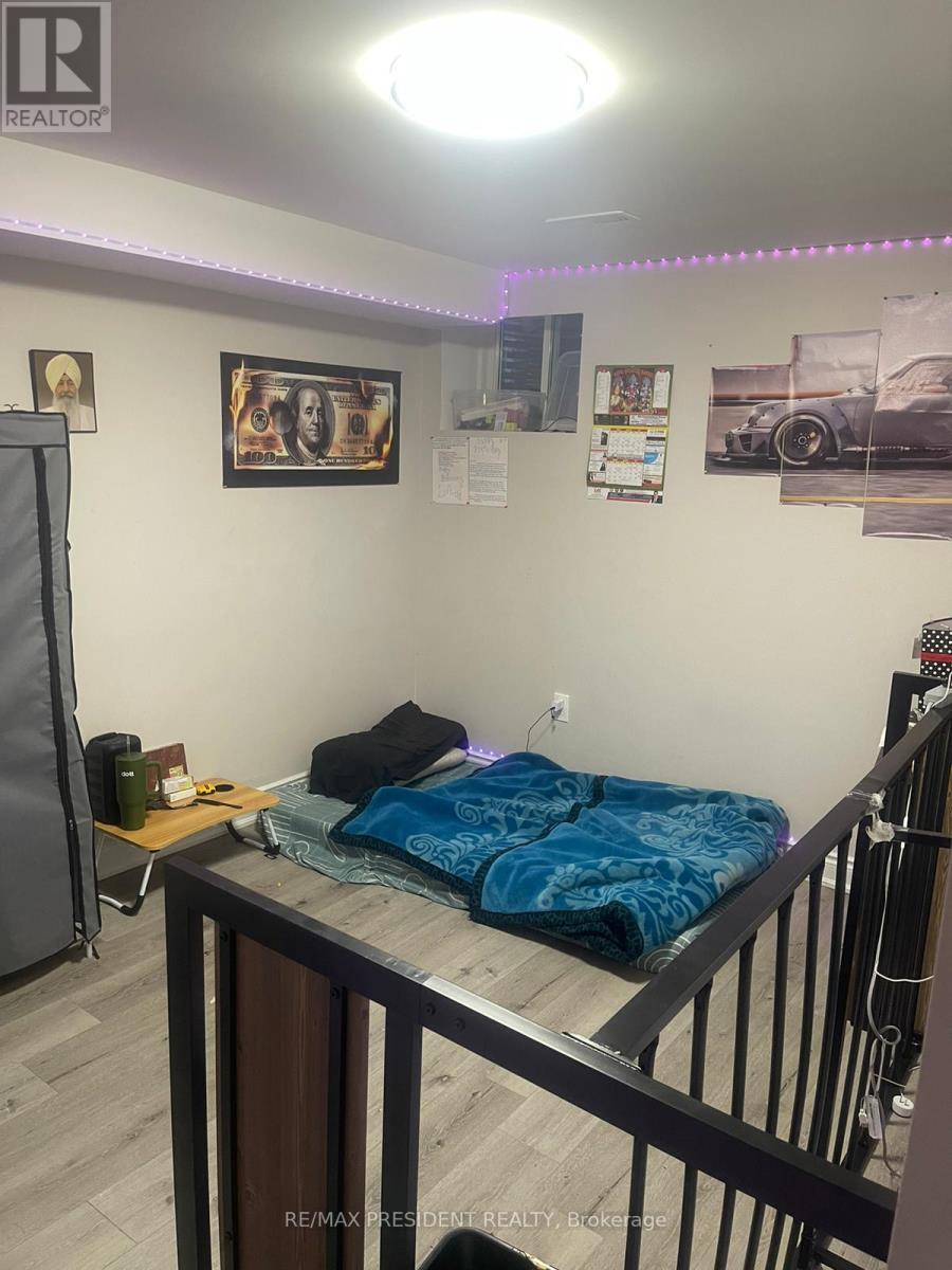 Lower Unit - 46 Old Cleeve Crescent, Brampton, ON - Indoor Photo Showing Bedroom