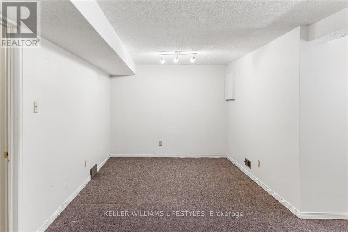 26 - 1845 Aldersbrook Road, London North (North F), ON - Indoor Photo Showing Other Room