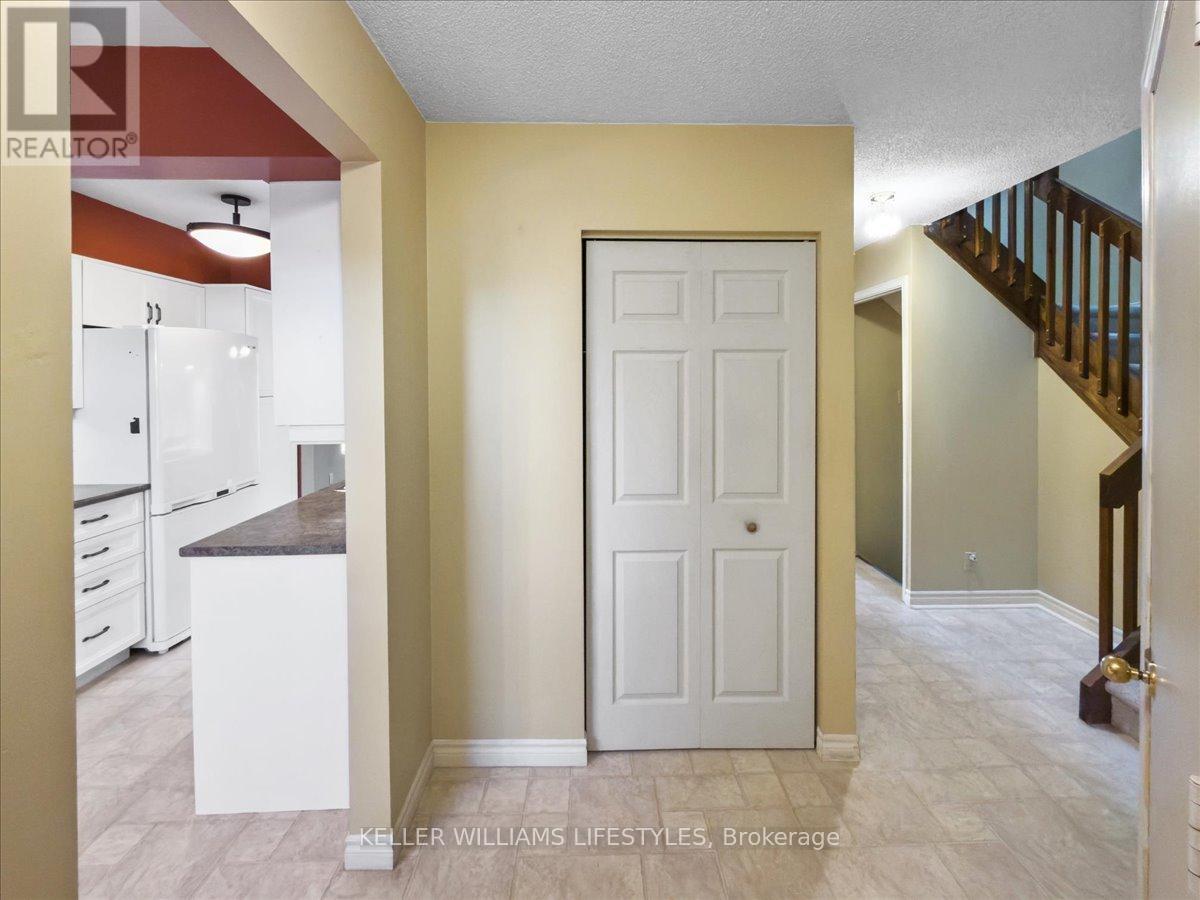 26 - 1845 Aldersbrook Road, London North (North F), ON - Indoor Photo Showing Other Room