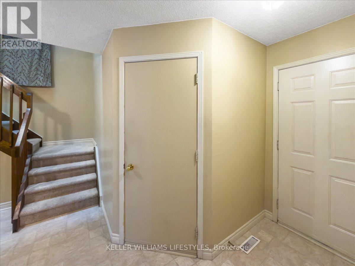 26 - 1845 Aldersbrook Road, London North (North F), ON - Indoor Photo Showing Other Room