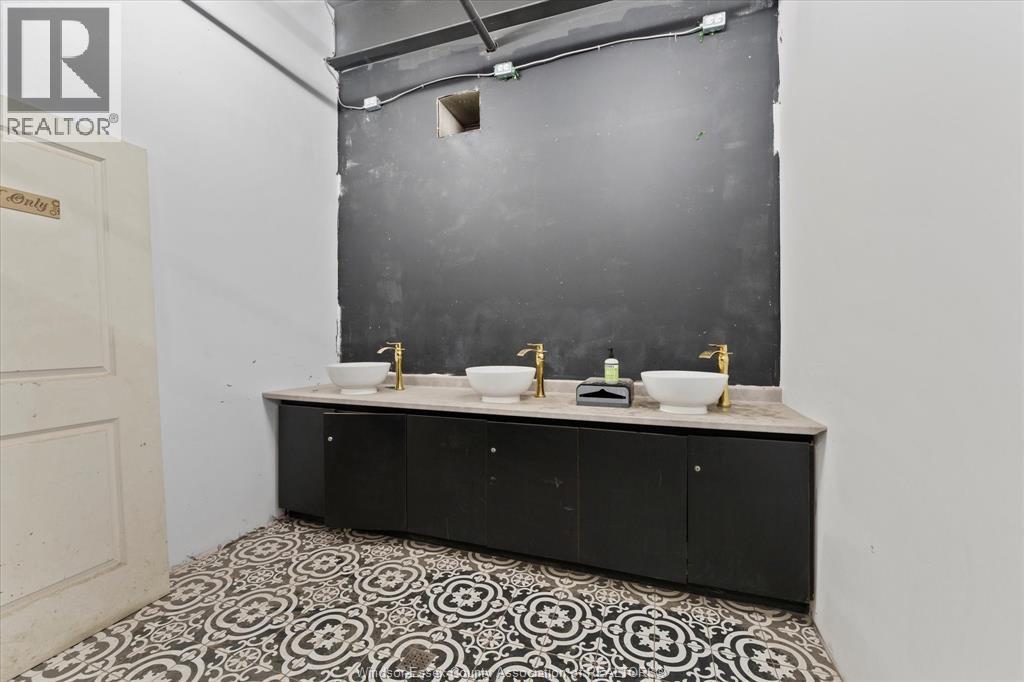 459 Ouellette Avenue, Windsor, ON