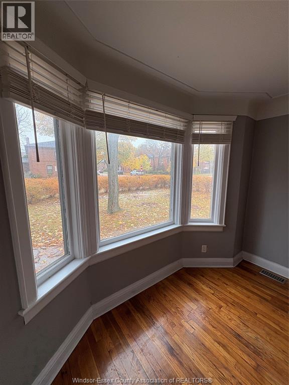 909 Monmouth, Windsor, ON - Indoor Photo Showing Other Room