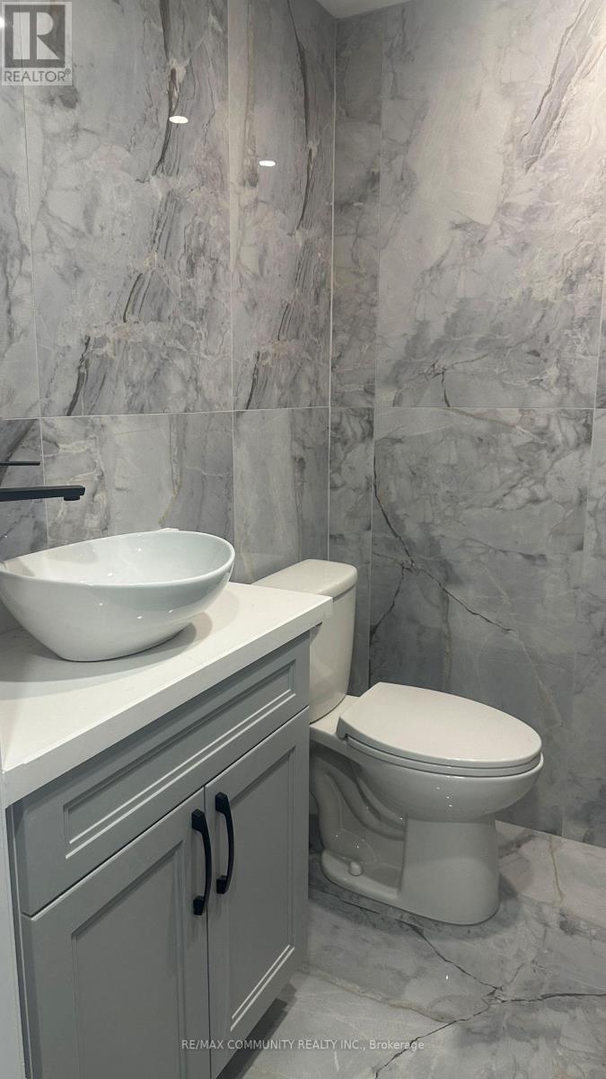 67 Conley Street, Vaughan, ON - Indoor Photo Showing Bathroom