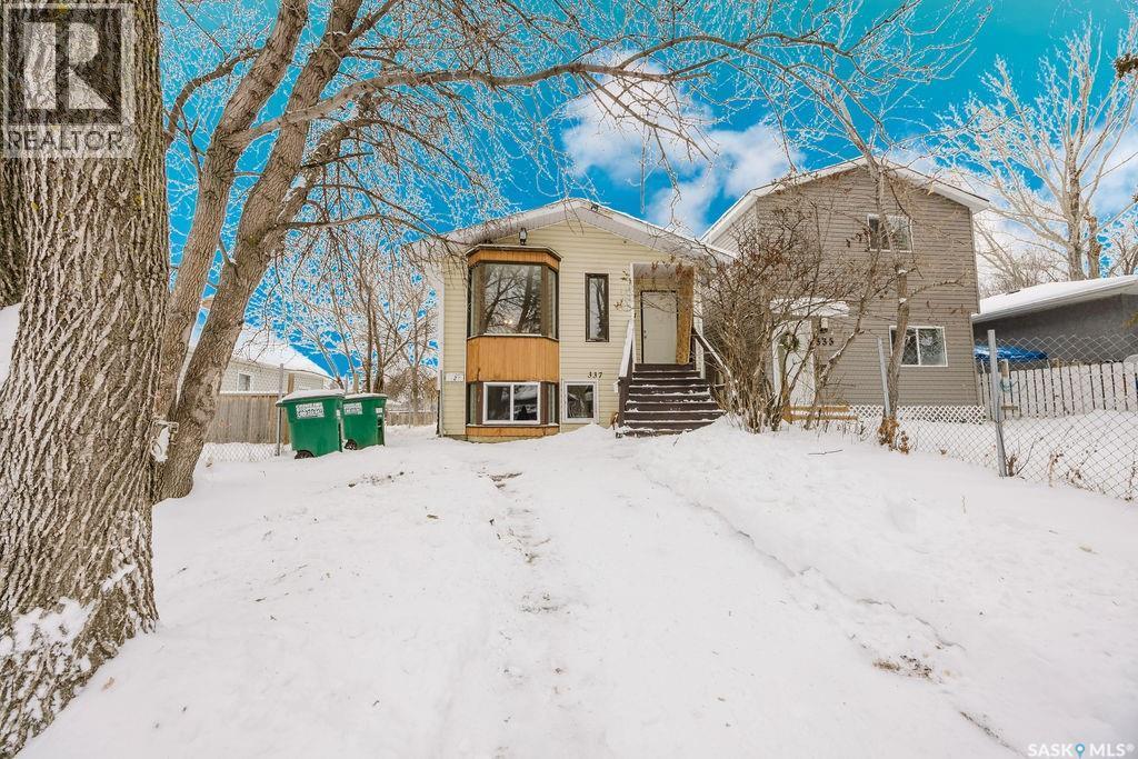 337 U Avenue S, Saskatoon, SK - Outdoor