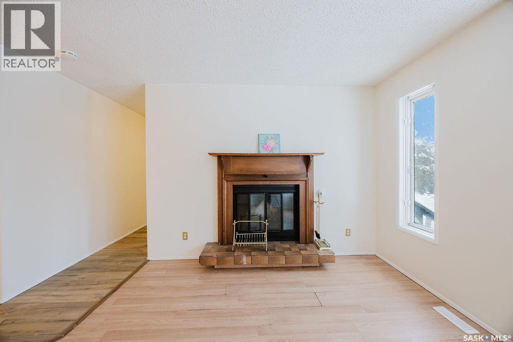 337 U Avenue S, Saskatoon, SK - Indoor With Fireplace