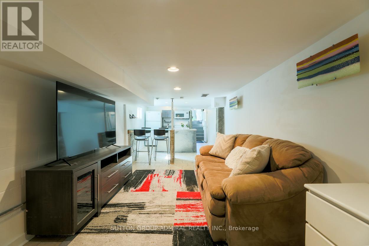 Bsmt - 70 Carlaw Avenue, Toronto, ON - Indoor