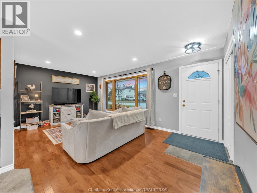 48 Alpine Avenue, Chatham, ON - Indoor