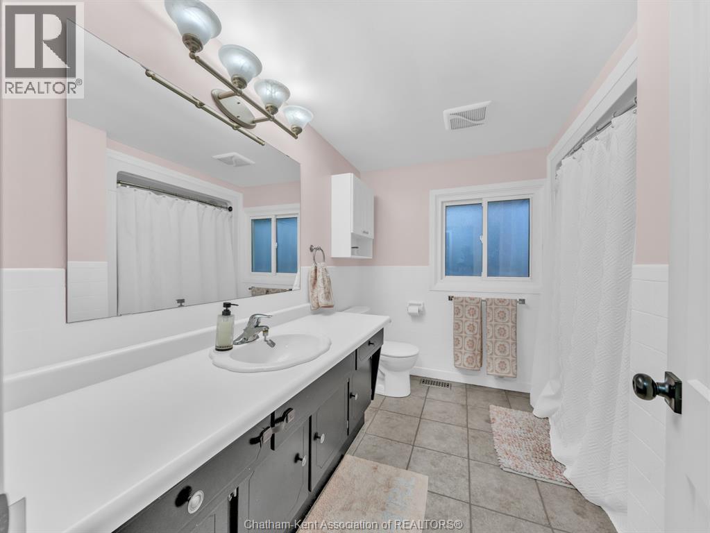 48 Alpine Avenue, Chatham, ON - Indoor Photo Showing Bathroom