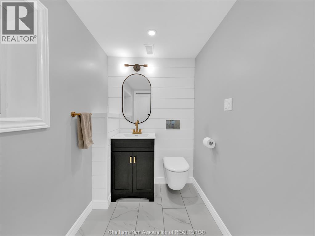 48 Alpine Avenue, Chatham, ON - Indoor Photo Showing Bathroom