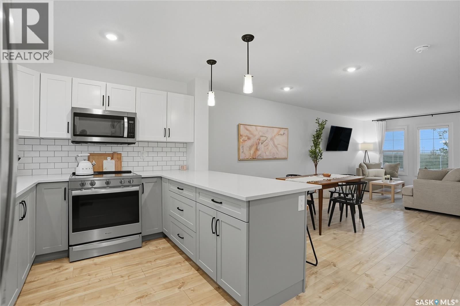 304 Mcormond Drive, Saskatoon, SK - Indoor Photo Showing Kitchen With Upgraded Kitchen