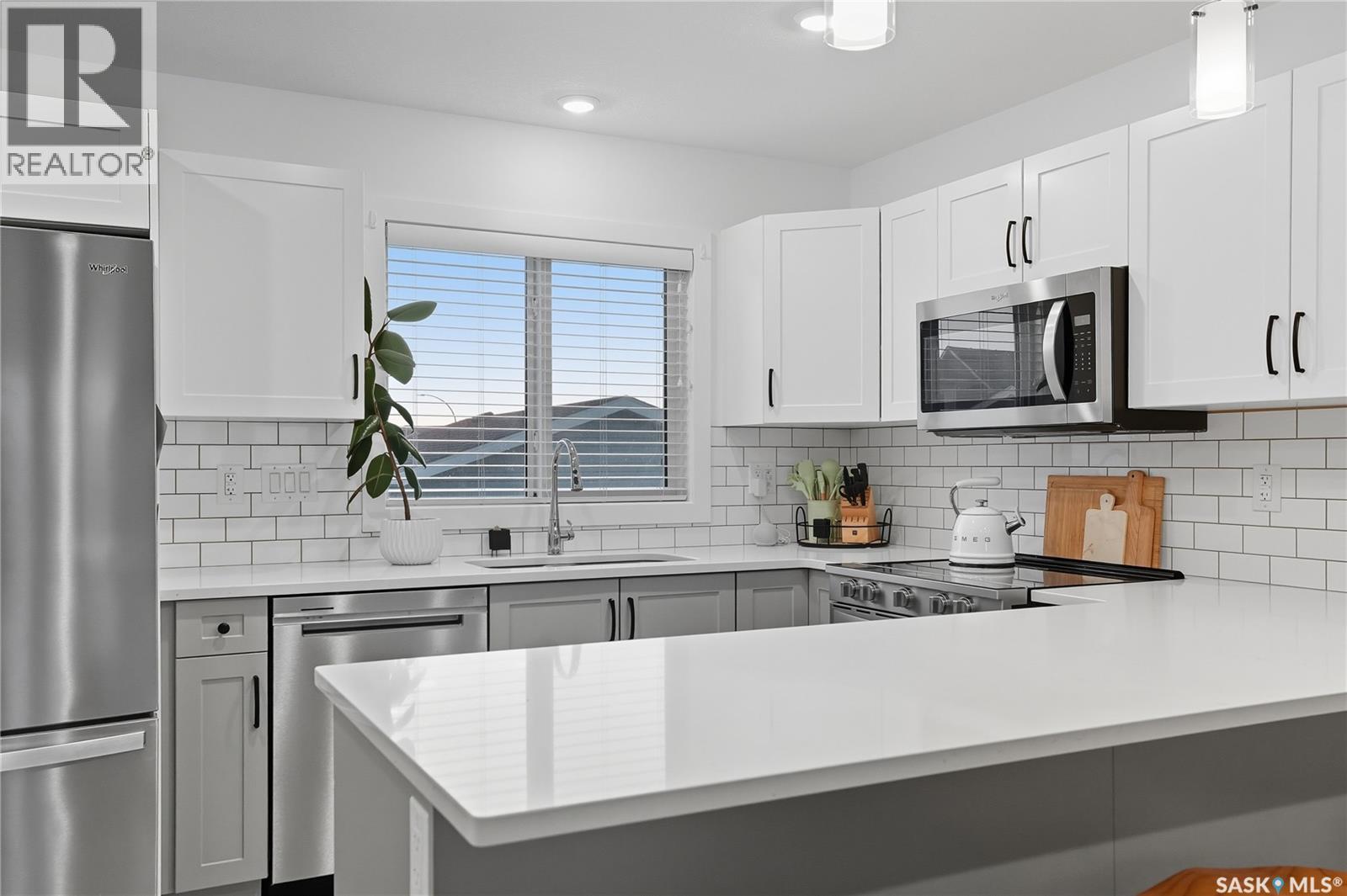 304 Mcormond Drive, Saskatoon, SK - Indoor Photo Showing Kitchen With Upgraded Kitchen