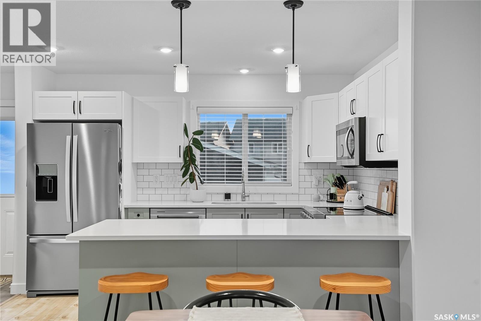 304 Mcormond Drive, Saskatoon, SK - Indoor Photo Showing Kitchen With Upgraded Kitchen