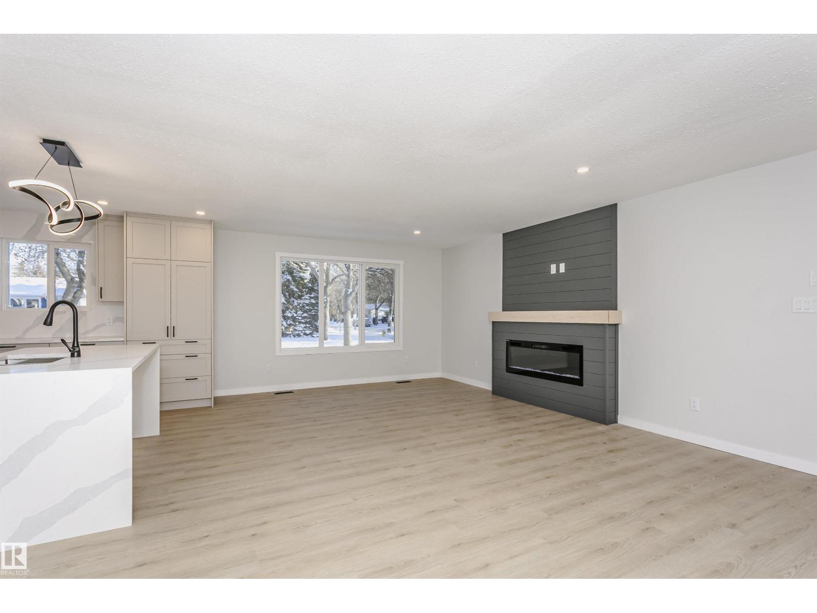 67 Lambert Cr, St. Albert, AB - Indoor With Fireplace