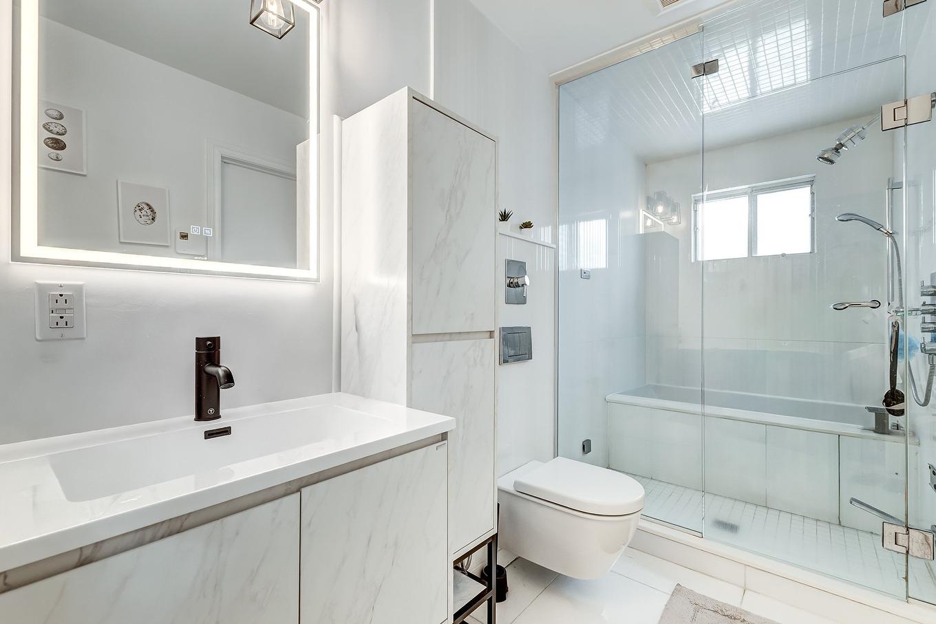 Bathroom - 90 Rue Audubon, Dollard-Des-Ormeaux, QC - Indoor Photo Showing Bathroom